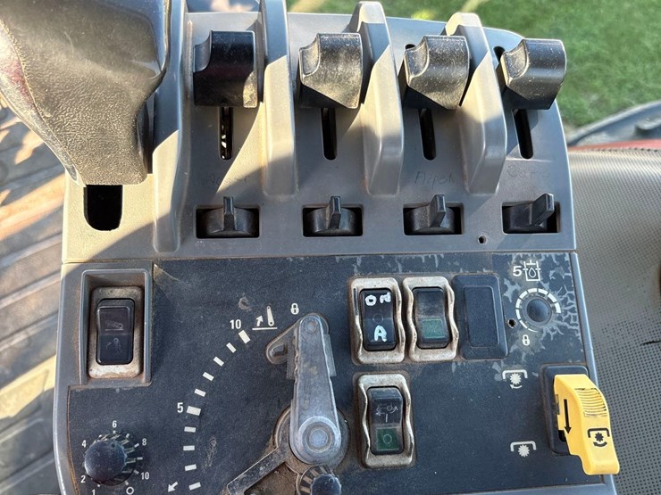 2000-case-ih-mx240-image-51