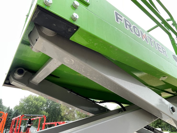 #120-•-2024-frontier-f3820tl-track-drive-scissors-lift-with-outriggers-image-38