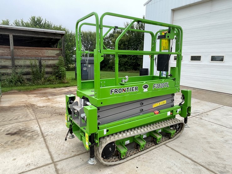 #120-•-2024-frontier-f3820tl-track-drive-scissors-lift-with-outriggers-image-6