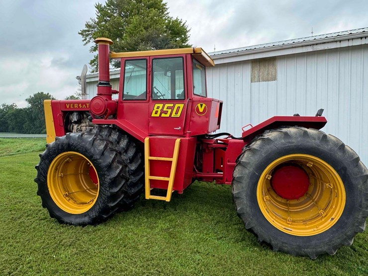 1976-versatile-850-image-21