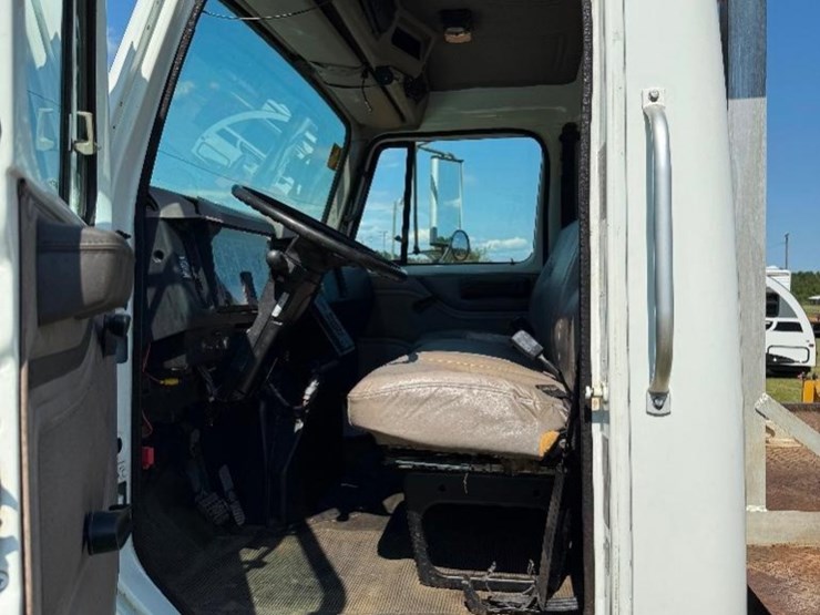 2000-international-4900-image-23