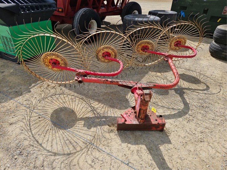 #293-•-3pt-4-wheel-rake-image-4