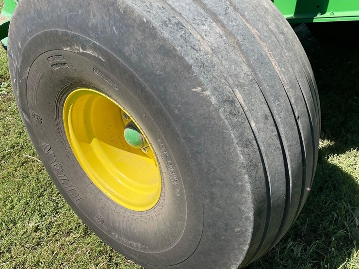 2019-john-deere-560m-image-5