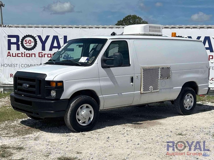 2008-ford-cargo-image-1