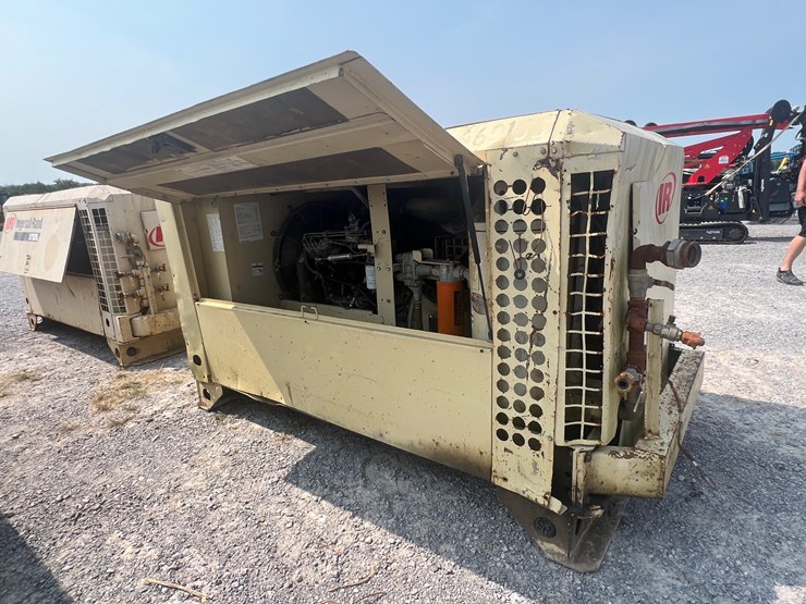 2002-ingersoll-rand-p375wcu-image-3