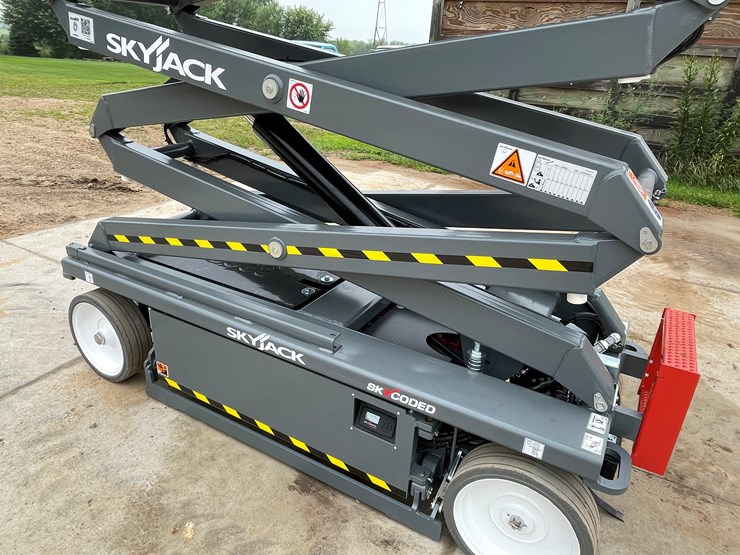 #126-•-2025-skyjack-sj3220e-scissors-lift-image-34