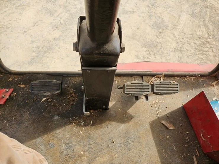 massey-ferguson-8570-image-47