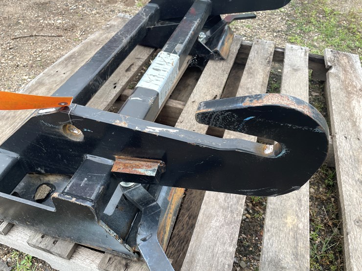 #212-•-genie-telehandler-skid-steer-mount-adapter-plate-image-7
