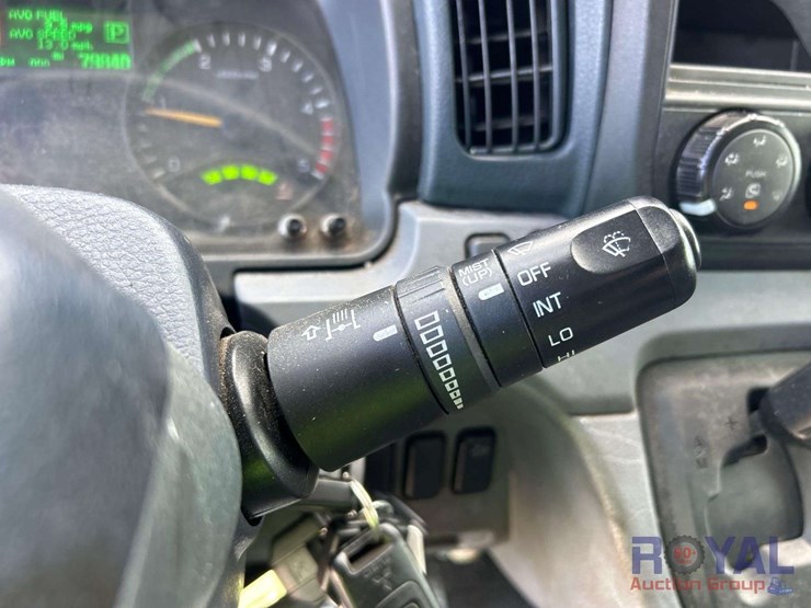 2013-mitsubishi-fuso-fec72w-image-18