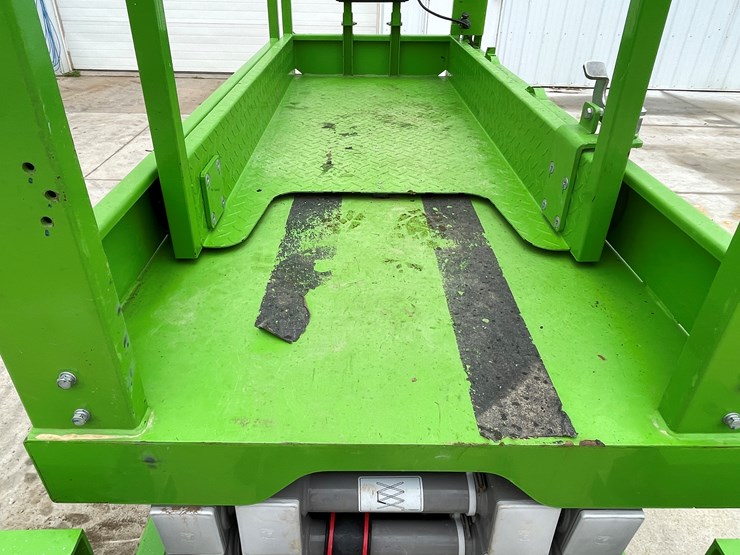 #120-•-2024-frontier-f3820tl-track-drive-scissors-lift-with-outriggers-image-26