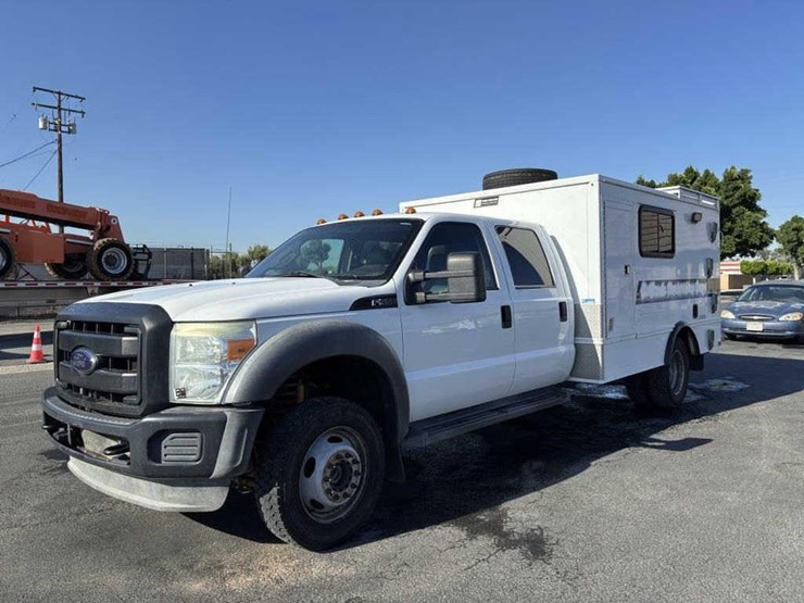 2012-ford-f550-image-1