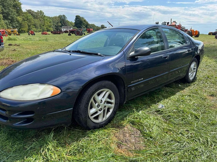 2001-dodge-intrepid-sedan-image-1