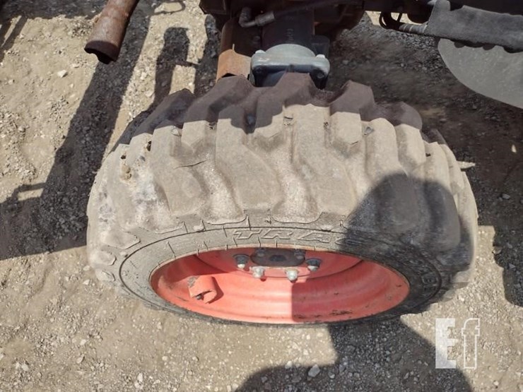 16-kubota-b26tlb-tractor-8242-image-22