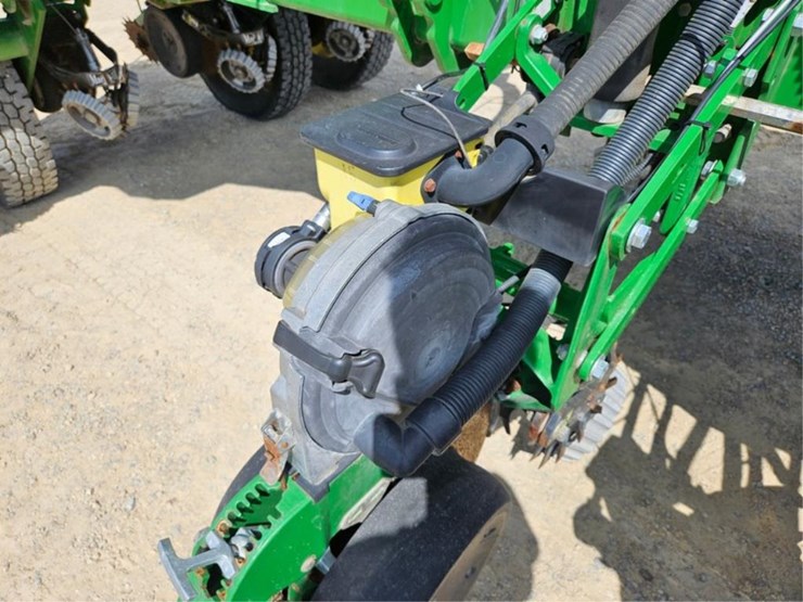 #225-•-westfield-130-71-13"-grain-auger-image-45