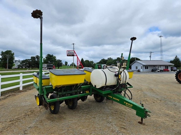 john-deere-7200-image-7