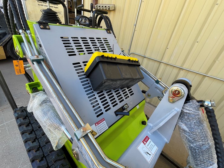 #4601-•-landhero-mini-skid-steer-loader-image-22