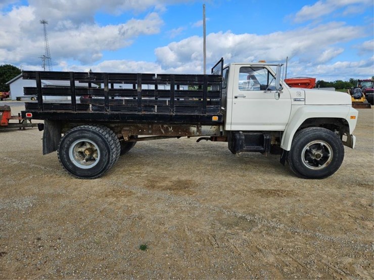 1983-ford-f800-image-6