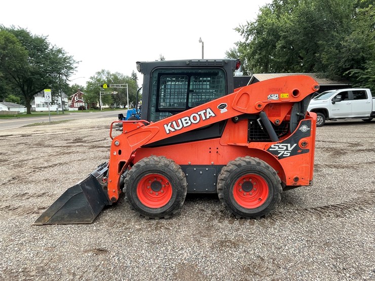 2016-kubota-ssv75-image-8