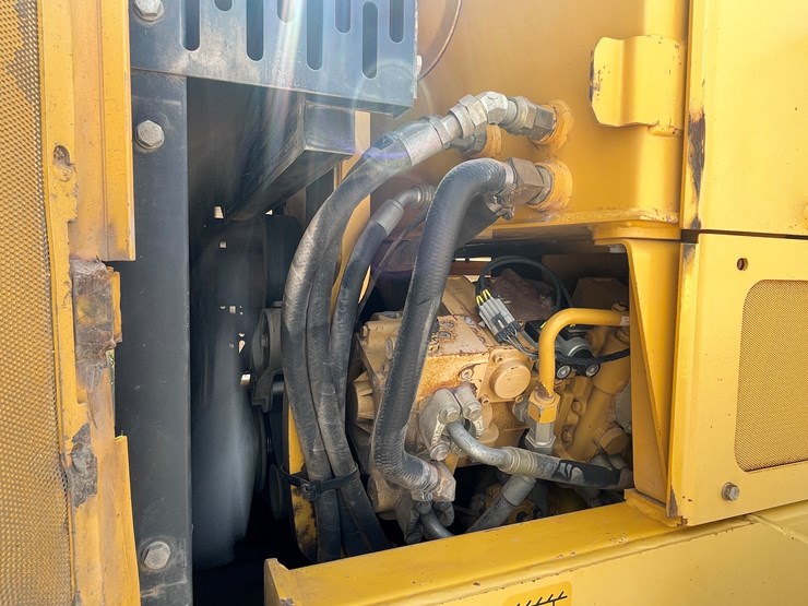 deere-672d-image-60