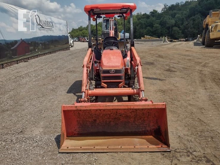 16-kubota-b26tlb-tractor-8242-image-2