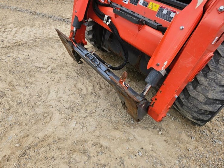 kubota-ssv75-image-9