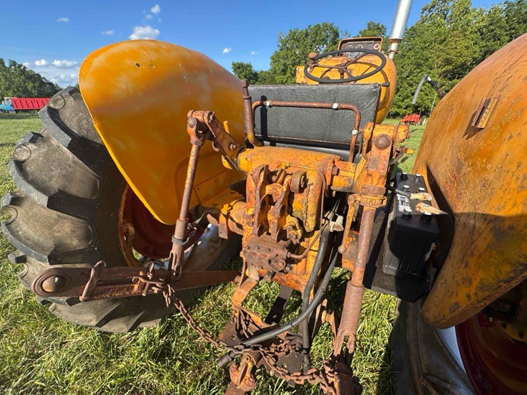 minneapolis-moline-445lp-tractor-image-15