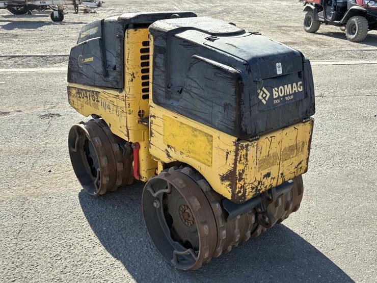 2016-bomag-bmp8500-image-4
