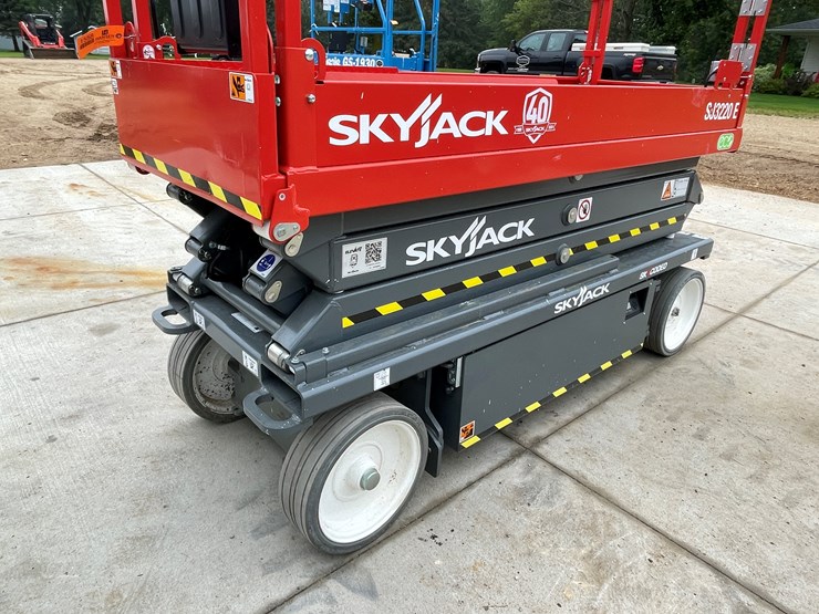 #128-•-2025-skyjack-sj3220e-scissors-lift-image-10