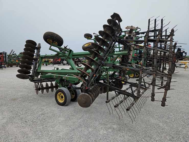 john-deere-630-image-10