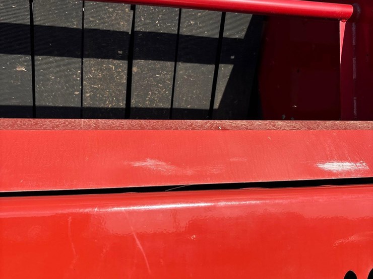 2015-new-holland-roll-belt-560-image-37