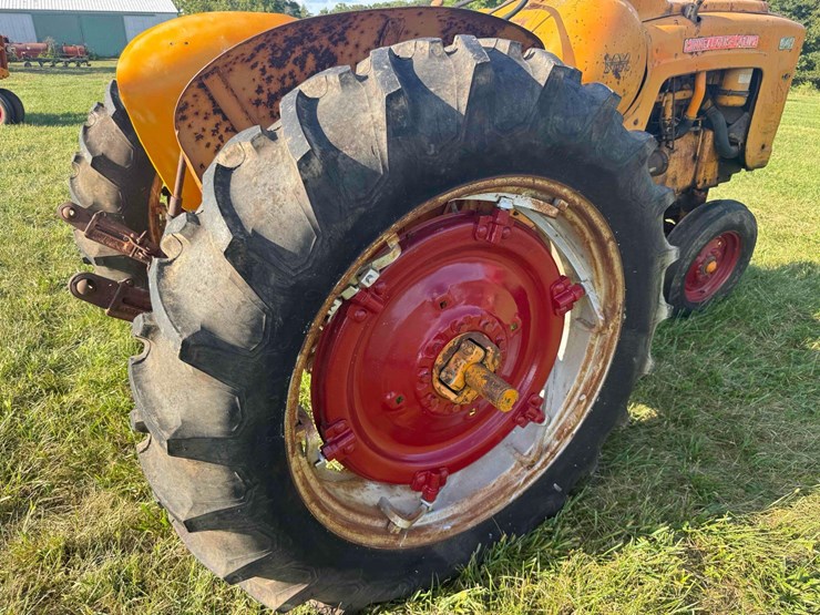 minneapolis-moline-445lp-tractor-image-5