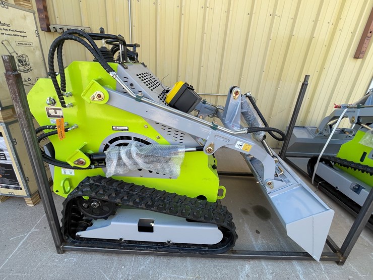 #4601-•-landhero-mini-skid-steer-loader-image-25