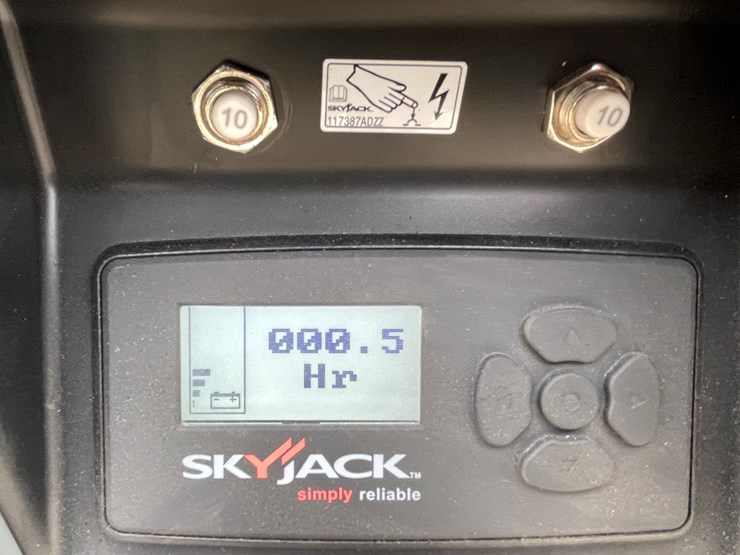 #126-•-2025-skyjack-sj3220e-scissors-lift-image-14