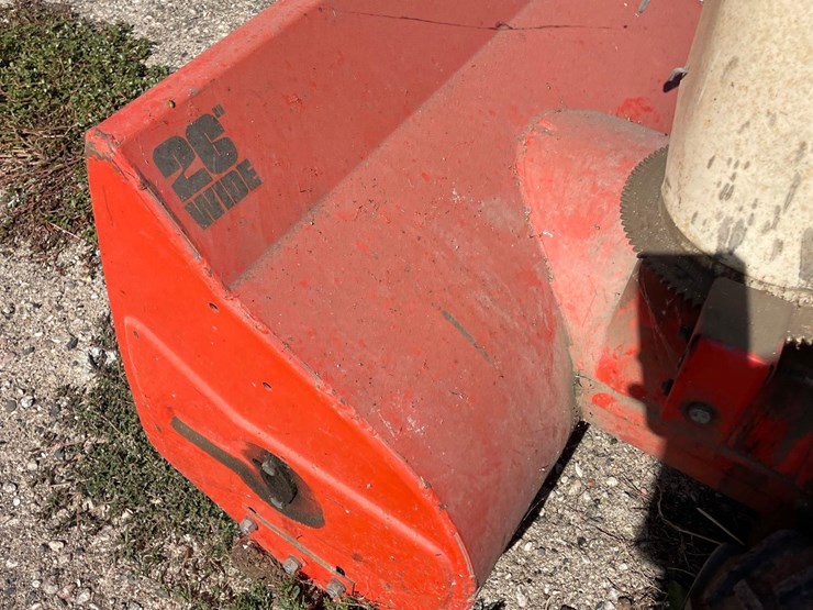 arends-26”-snowblower-image-6