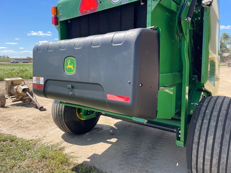 2021-john-deere-560m-image-9