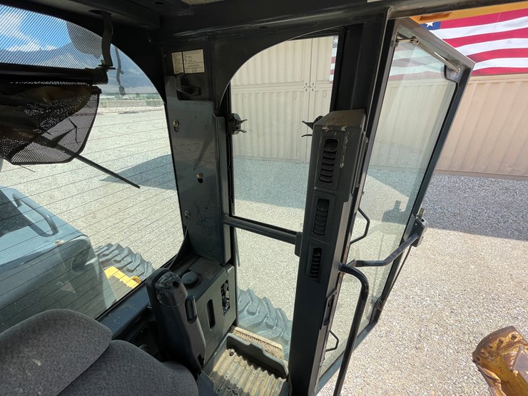 deere-672d-image-38