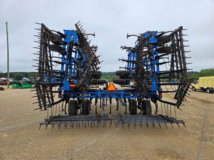 new-holland-st250-image-4