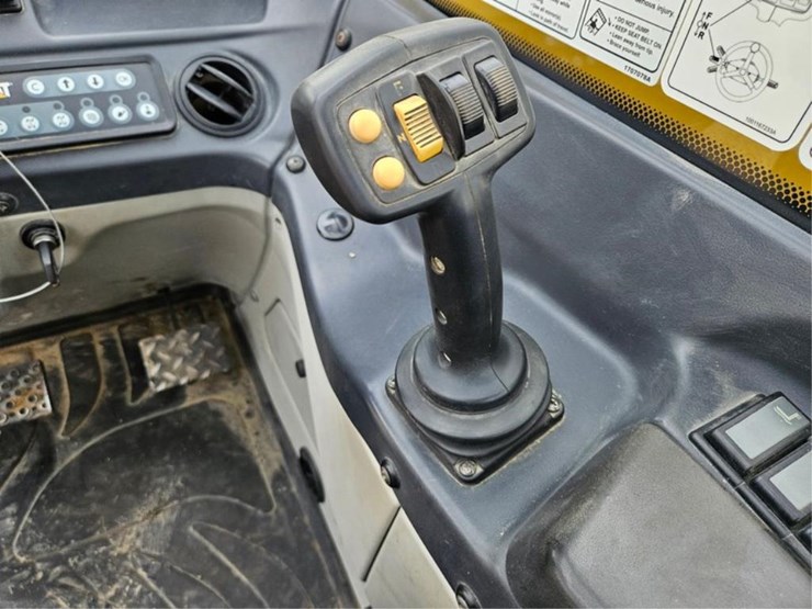 caterpillar-th407c-image-38