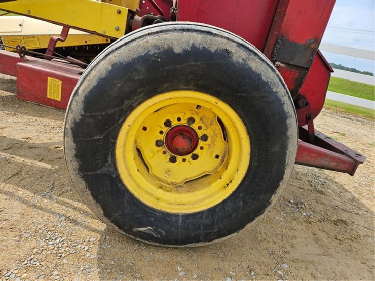 new-holland-770-image-28