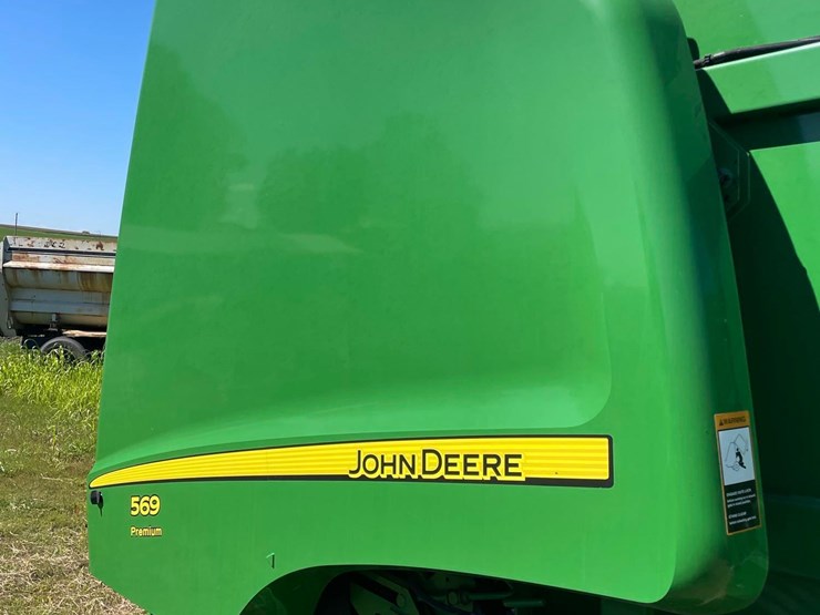 2017-john-deere-569-premium-image-6