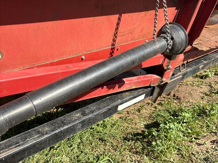 12-row-30”-corn-head-(-ih-1000-series-frame)-image-20