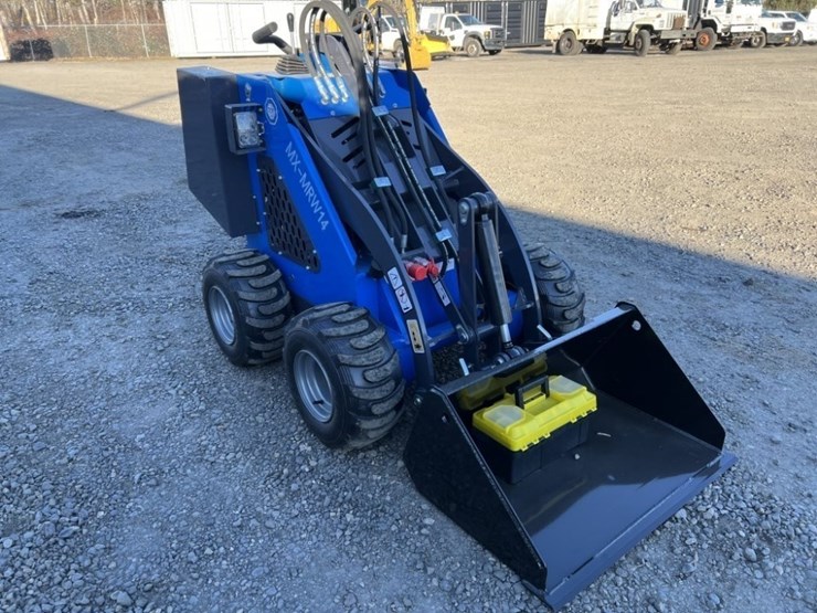 2025-agt-mx-mrw14-mini-skidsteer-loader-image-2