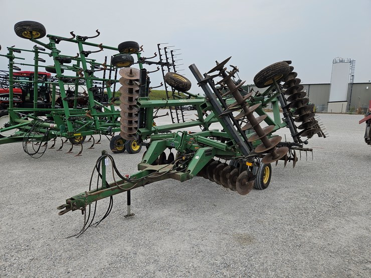 john-deere-630-image-1