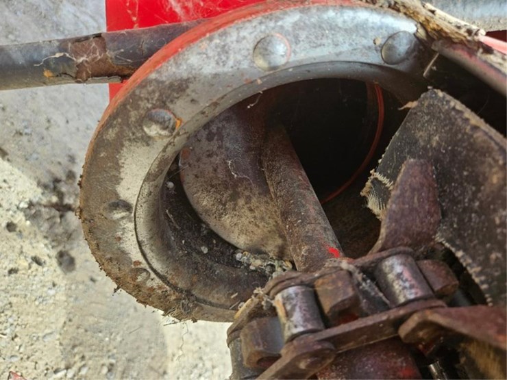 massey-ferguson-8570-image-24