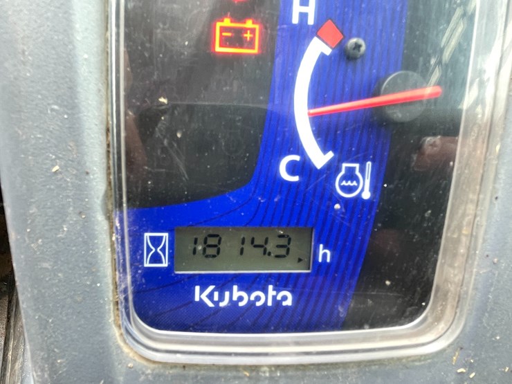 2016-kubota-ssv75-image-47