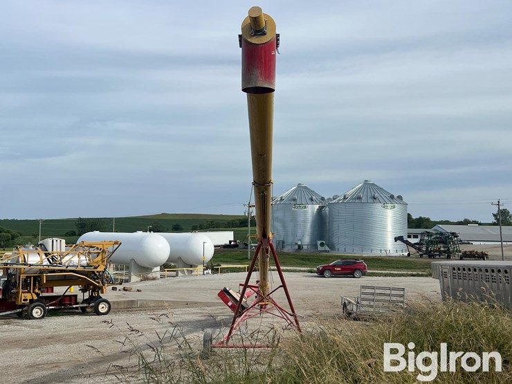 2020-westfield-mkx-10-73-low-profile-swing-hopper-auger-image-6