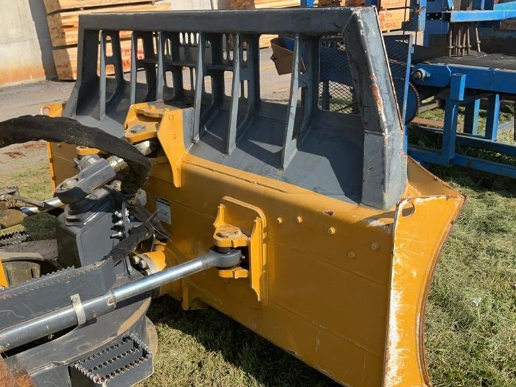 2017-deere-450k-lgp-image-40