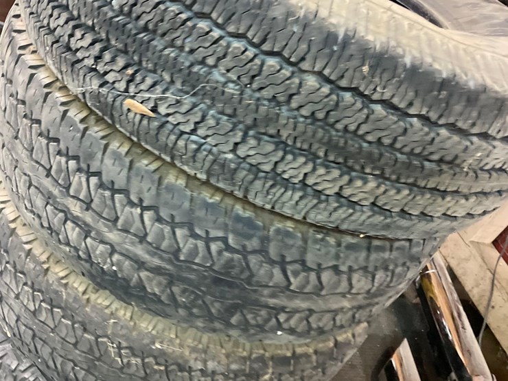 4-firestone-265/75r16-tires-image-7