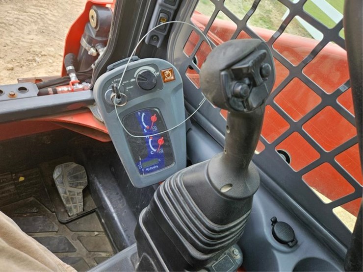 kubota-ssv75-image-20