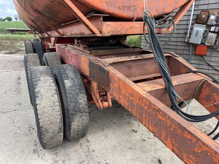shop-built-10,000-gallon-manure-tank/running-gear-image-18